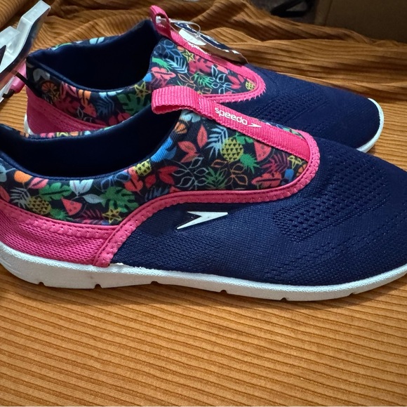 Speedo Floral Navy and Pink Water Shoes - Picture 2 of 4